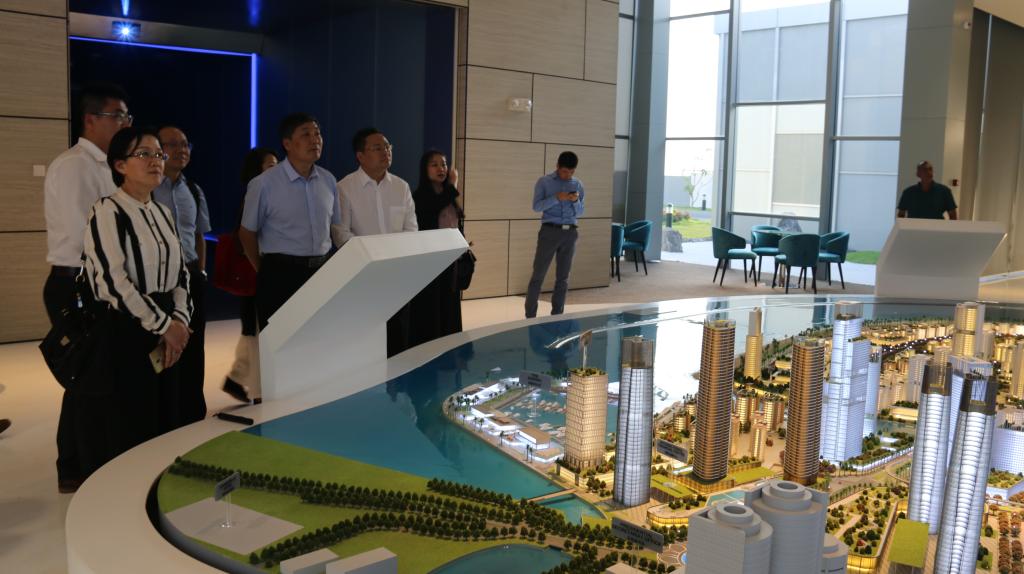 參觀中國援建斯里蘭卡科倫坡港口城項目